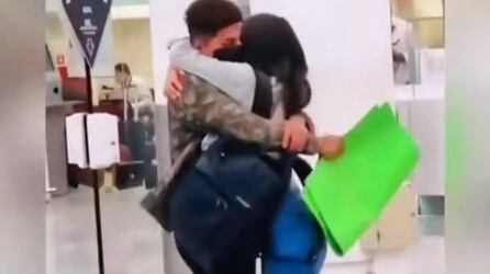 El joven se llevó la sorpresa de ver a su pareja con su verdadero novio