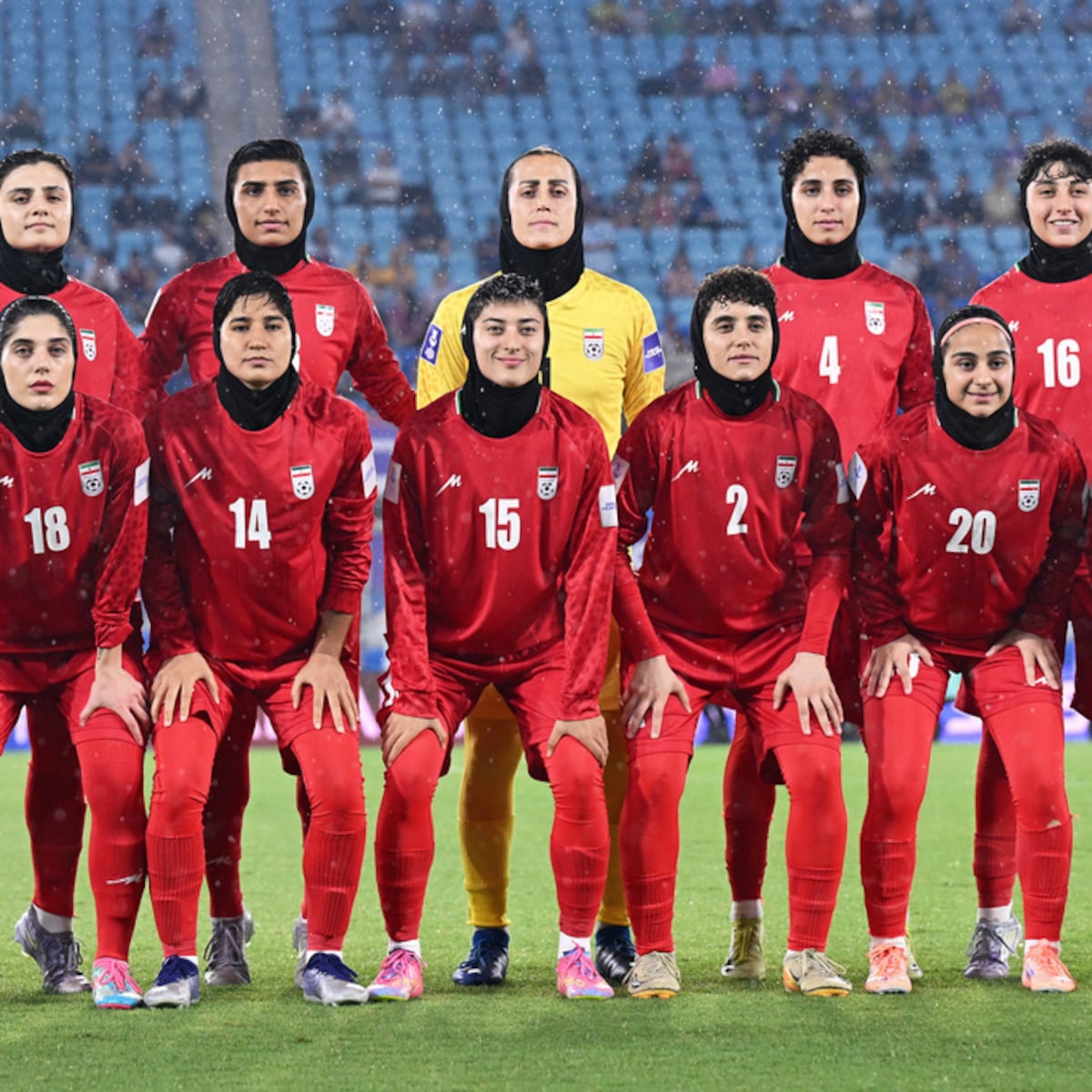 Jugadoras de fútbol de Irán regresan tras solicitar asilo Jugadoras de fútbol de Irán regresan tras solicitar asilo