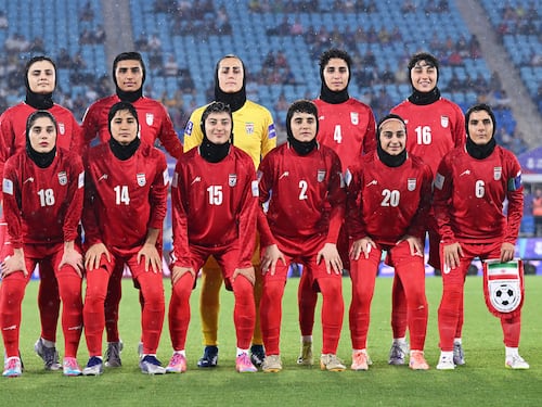 Selección femenina de fútbol de Irán vuelve tras pedir asilo algunas jugadoras