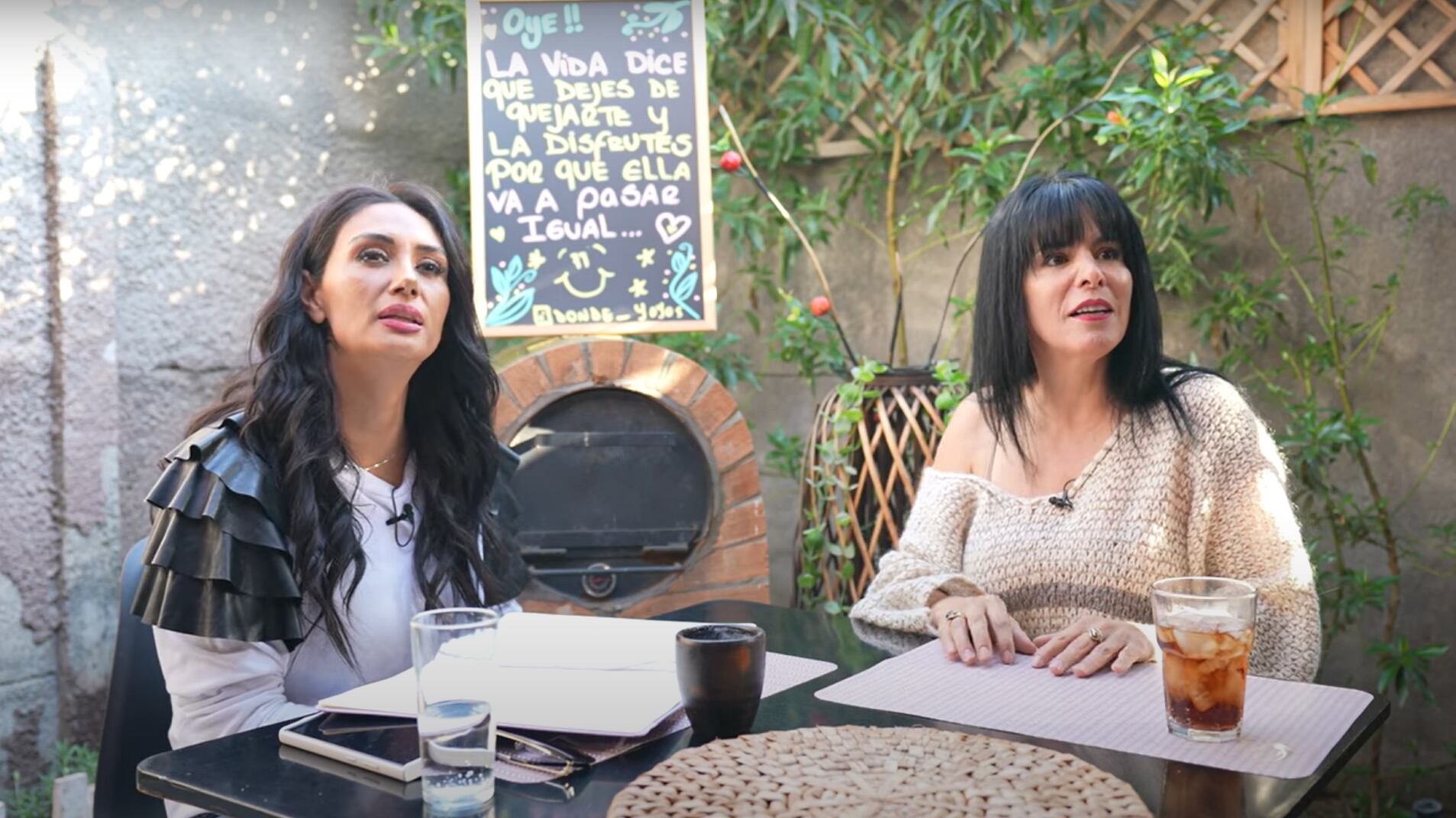 Anita Alvarado y Pamela Díaz | Captura: YouTube