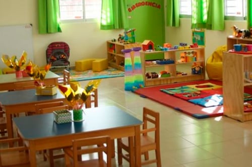 Niño de cinco años muere tras accidente en jardín infantil en Calama: cayó a piscina al interior del recinto