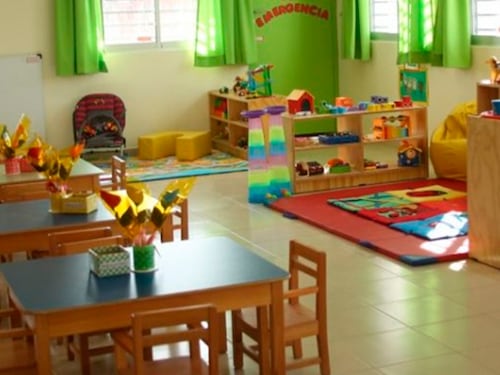 Niño de cinco años muere tras accidente en jardín infantil en Calama: cayó a piscina al interior del recinto