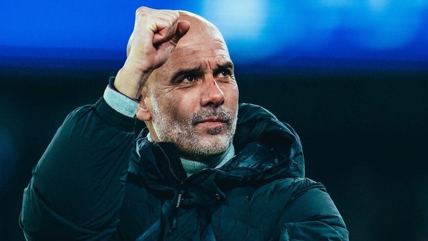 El técnico de Manchester City debió pedir disculpas públicas por bromear con el tema de la salud mental al explicar las heridas que se hizo en su rostro luego del empate de su equipo por Champions League.