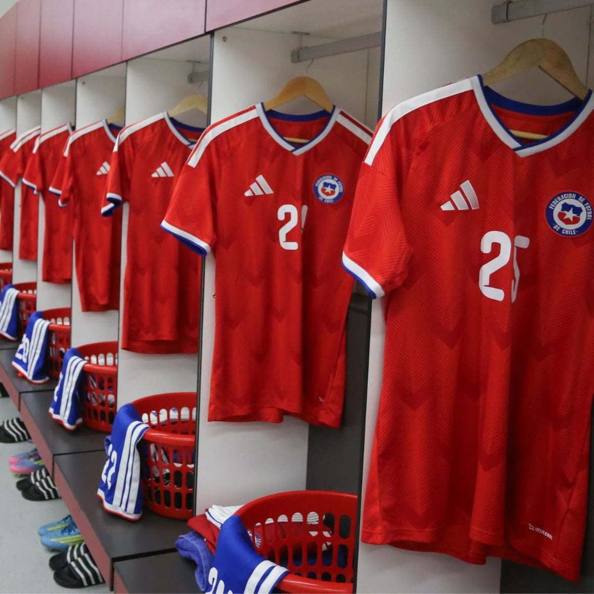 La Roja firma acuerdo con Marathon para el Mundial 2030 La Roja firma acuerdo con Marathon para el Mundial 2030