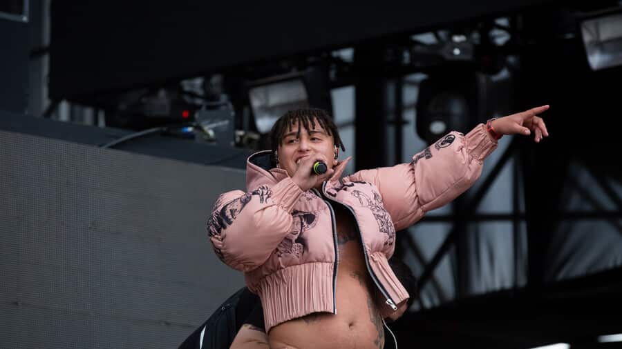 Pablo Chill-E subió un escrito a su Instagram sobre la violencia y división política.