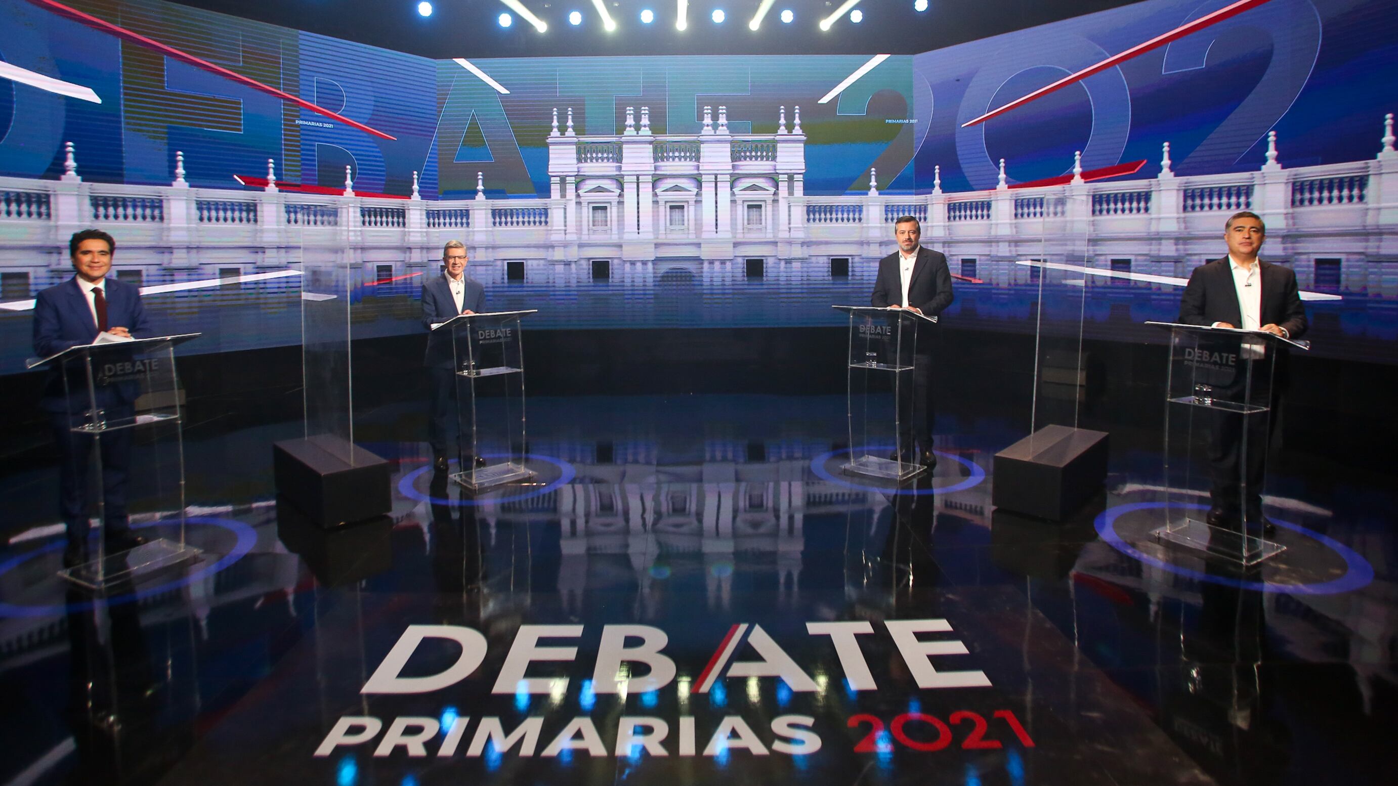 Dos debates más habrá con los candidatos.