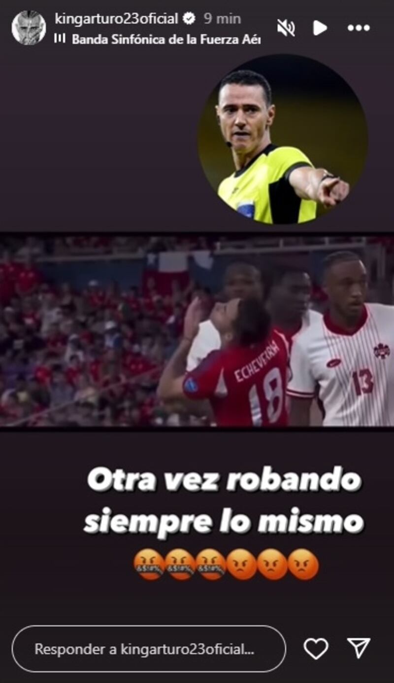 El King no dudó en culpar al árbitro colombiano de la eliminación de Chile.