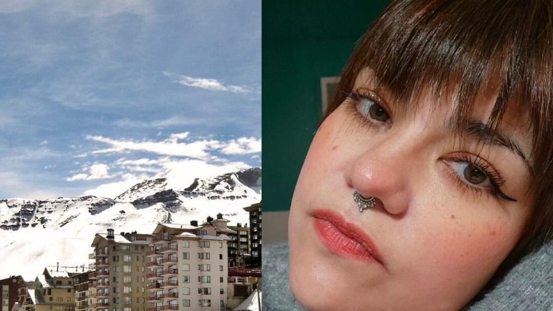 El martes pasado se confirmó la muerte de la asistente de producción de 34 años, Fabiola Flores Hernández, quien sufrió un grave accidente en el centro de ski El Colorado, donde filmaban película peruana “Soltera, casada, viuda, divorciada 2″.
La tragedia ocurrió el jueves 29 de agosto, a eso de las 18 horas, cuando la joven se trasladaba en una máquina pisa nieve junto a cuatro compañeros, transportando equipamiento de la producción, tras finalizar el día de rodaje.
En ese momento y por causas que se investigan, Fabiola Flores, cayó desde la jaula de transporte hacia la parte posterior de la máquina, siendo alcanzada por la fresadora, informó el medio The Clinic.
Producto del grave accidente, fue trasladada a la Clínica UC de El Colorado y luego derivada a la Clínica UC Christus de San Carlos de Apoquindo. Finalmente, fue internada en el Hospital Clínico de la Universidad Católica, donde falleció luego de permanecer cinco días en extrema gravedad.
Según indicó el citado medio, la película era rodada por la productora chilena Tiki Films, cuyo dueño es Miguel Asensio, esposo de la actriz Paz Bascuñán y amigo del cineasta Nicolás López, con quien tenía la empresa Sobras Films, la cual se disolvió tras el juicio contra el director por abusos sexuales.
