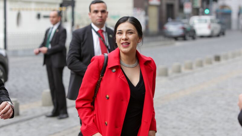 Karol Cariola acusa “operación política” en su contra tras nuevas filtraciones de su celular