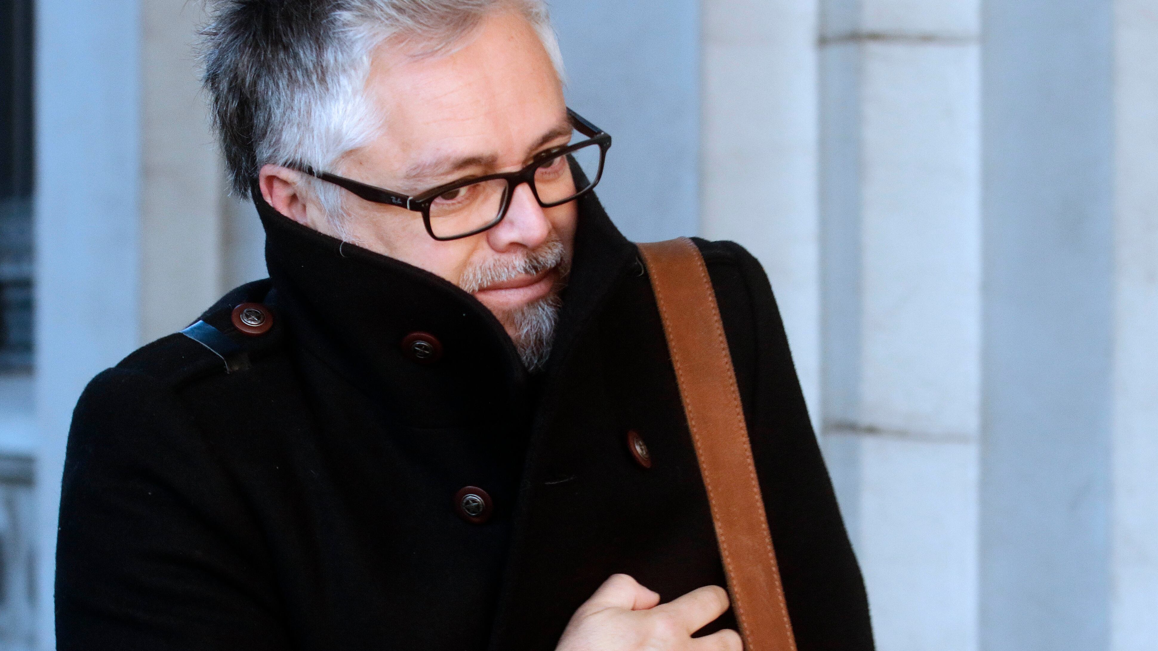 El escritor y exconvencional Jorge Baradit defendió la publicación de su libro respecto del proceso constituyente realizado por la Convención Constitucional.