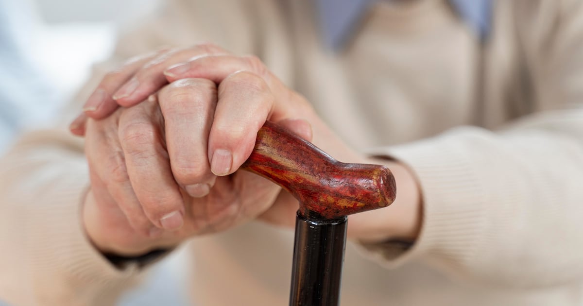 Envejecer con Dignidad: La Clave para una Tercera Edad Activa y Segura