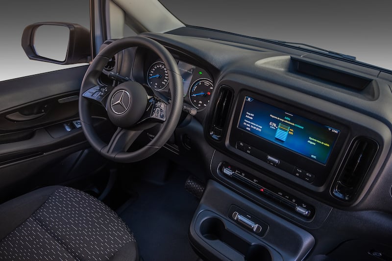 Mercedes-Benz apuesta fuerte por la electromovilidad en Chile