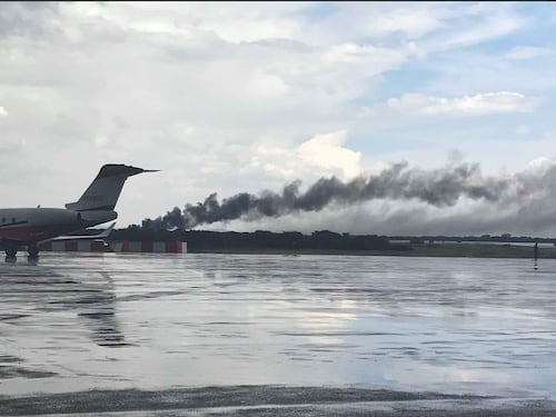 Cae avión de pasajeros en México a cinco minutos de despegar