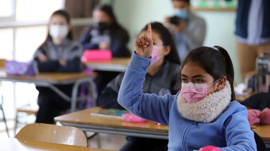 Salud descarta terminar con el uso de mascarillas en los colegios: “Es un elemento con el que seguiremos trabajando”