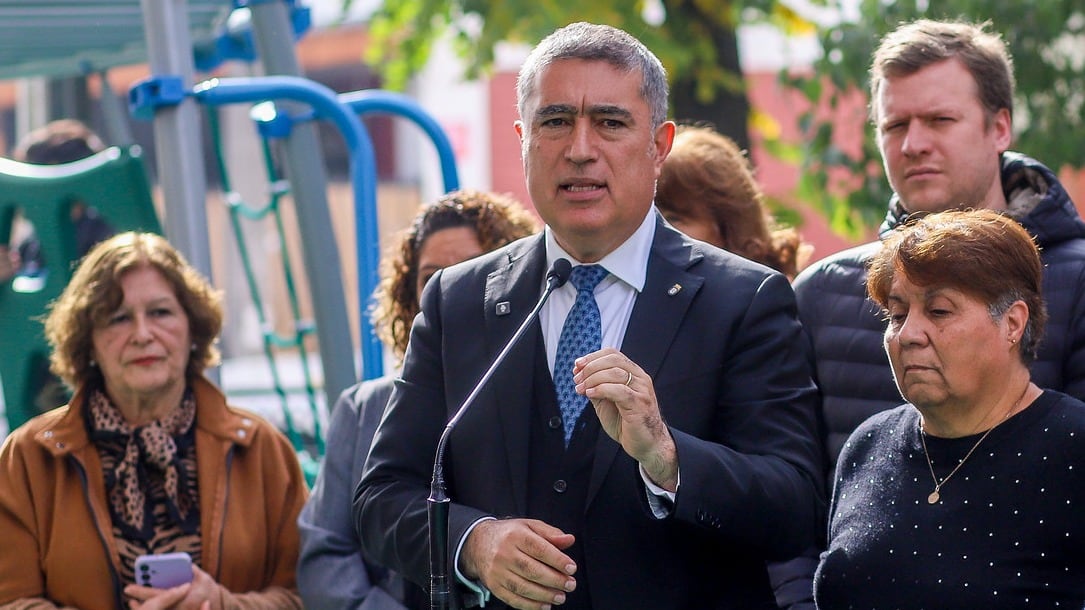 El alcalde de Santiago, se refirió a la suspensión de la resolución que autorizaba la construcción de una cárcel en la comuna