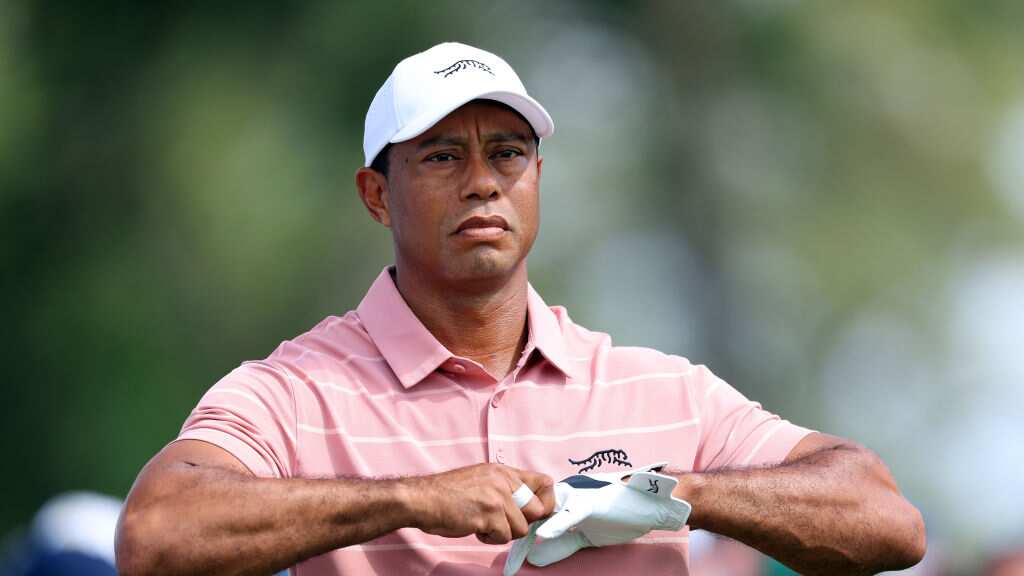 Tiger Woods y su nueva marca Sun Day Red.