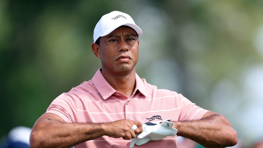 Tiger Woods y su nueva marca Sun Day Red.