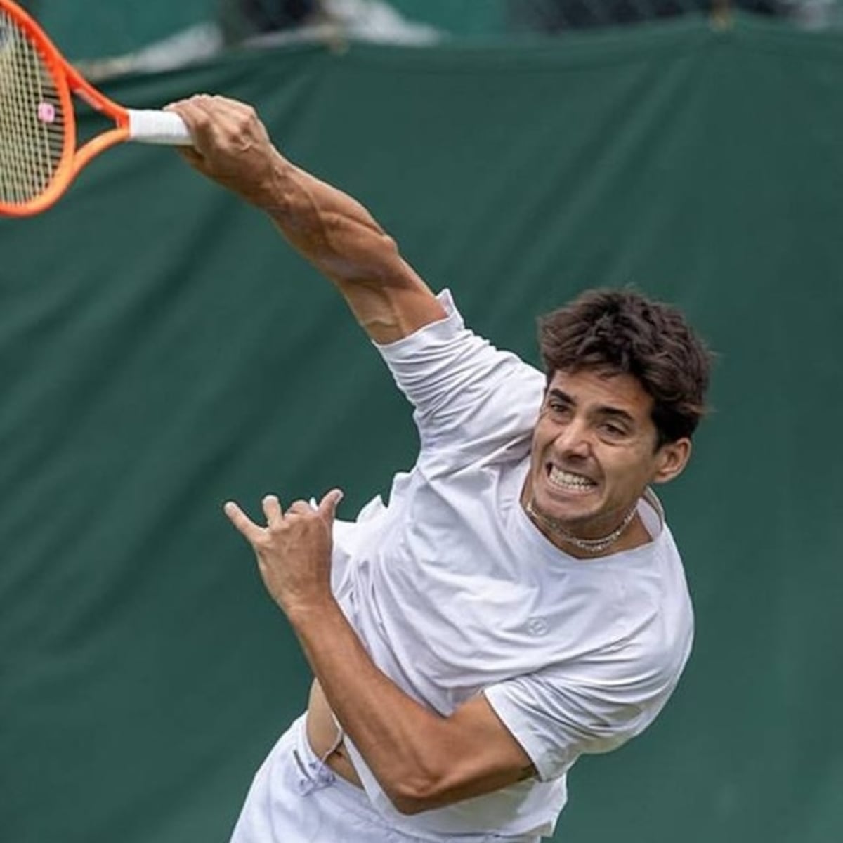 Cristian Garín se beneficia de suspensión por falta de luz en Wimbledon Cristian Garín se beneficia de suspensión por falta de luz en Wimbledon