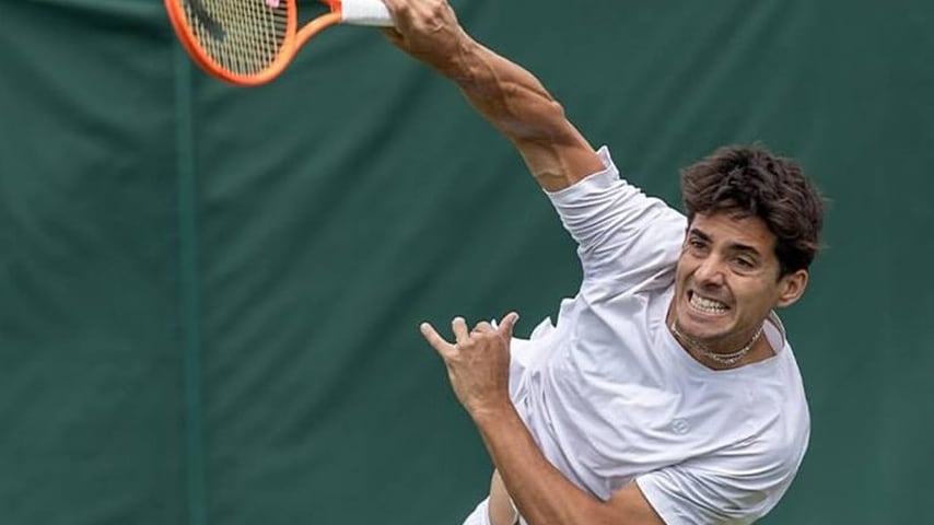 El chileno no pudo concluir este miércoles su partido de la segunda ronda en Wimbledon luego que los organizadores del torneo británico decidieran suspender los partidos por falta de luz.