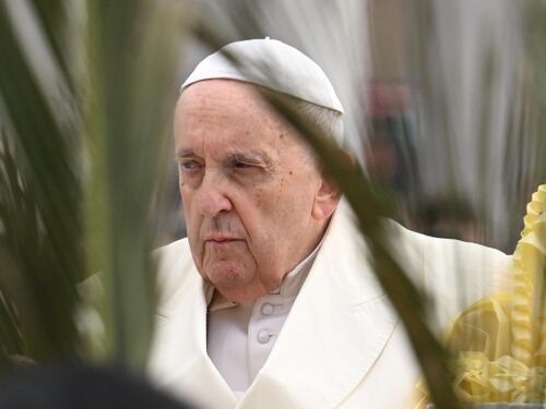 Preocupa estado de salud del papa Francisco: lució débil en la misa del Domingo de Ramos