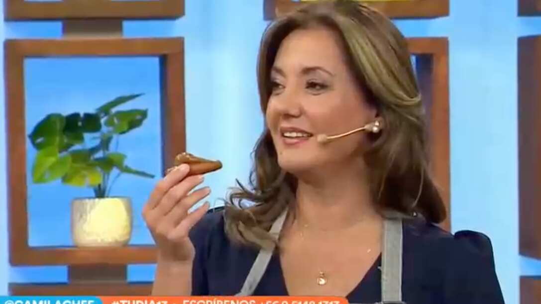 Priscilla Vargas come sopaipillas con manjar