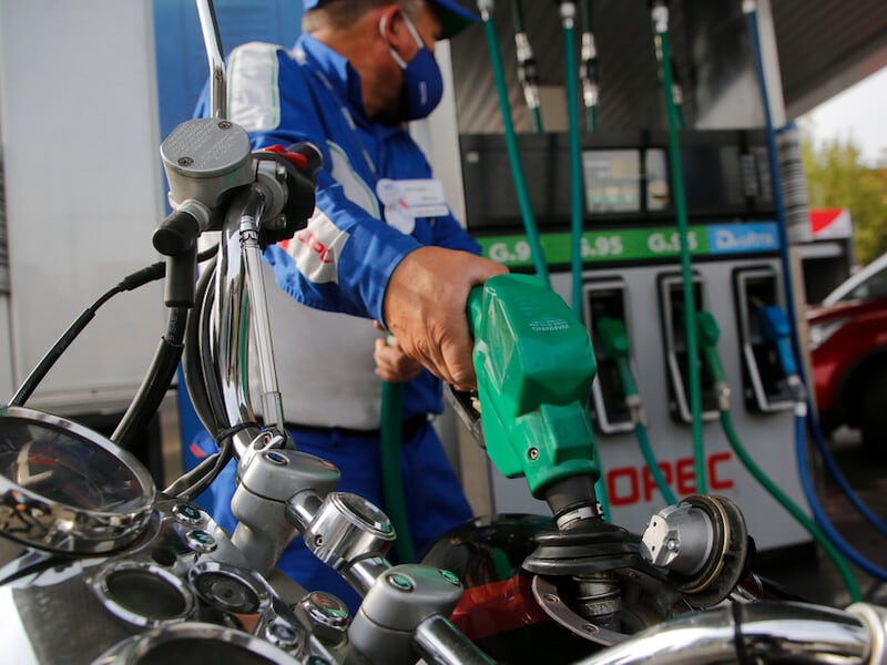 ¿Más todavía?: ENAP anuncia importante alza en los precios de los bencinas en Chile a partir del 21 de Marzo