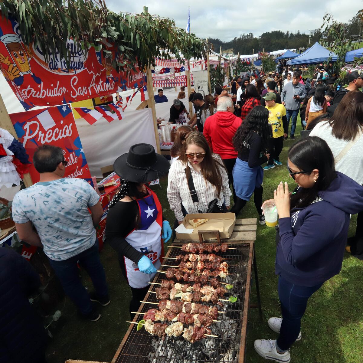 Chilenos recortan gastos para celebrar Fiestas Patrias Chilenos recortan gastos para celebrar Fiestas Patrias