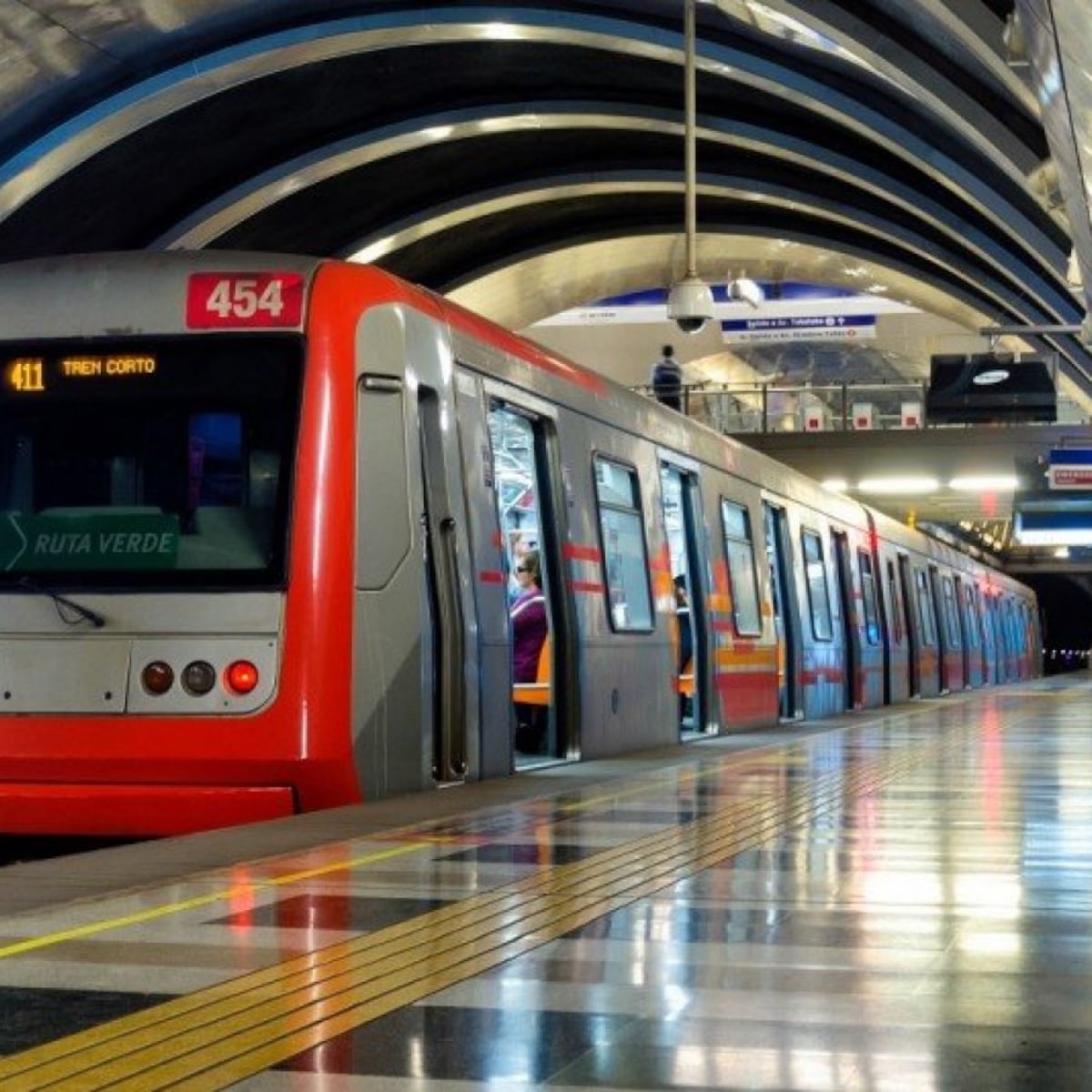 Metro de Santiago inicia operaciones más temprano los domingos Metro de Santiago inicia operaciones más temprano los domingos