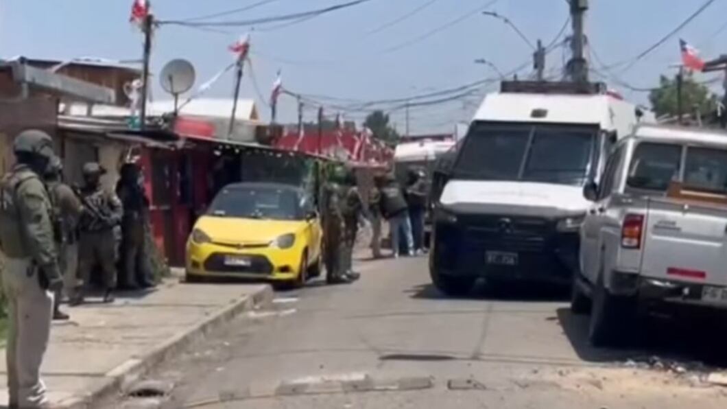 El procedimiento policial continuó en La Legua con un despliegue ampliado y resguardo perimetral en varias calles.