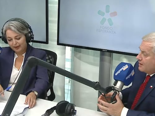 “Solo te dedicas a golpear al gobierno...”: El round entre Jeannette Jara y José Antonio Kast en Foro Social