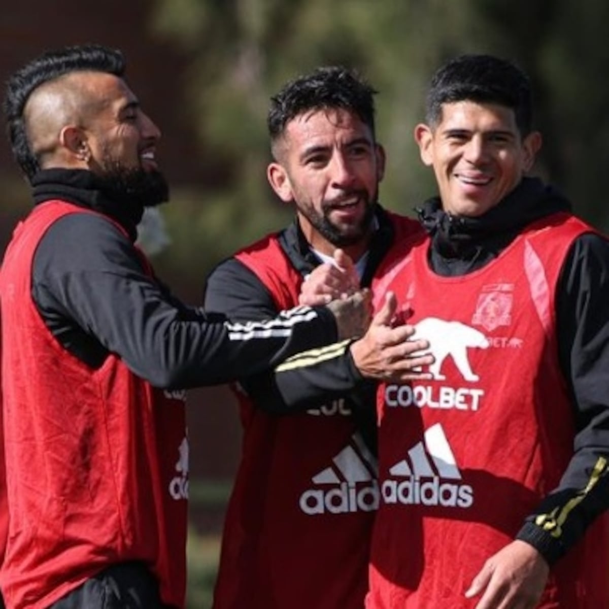 Mauricio Isla se pronuncia sobre polémico cumpleaños en Vitacura Mauricio Isla se pronuncia sobre polémico cumpleaños en Vitacura