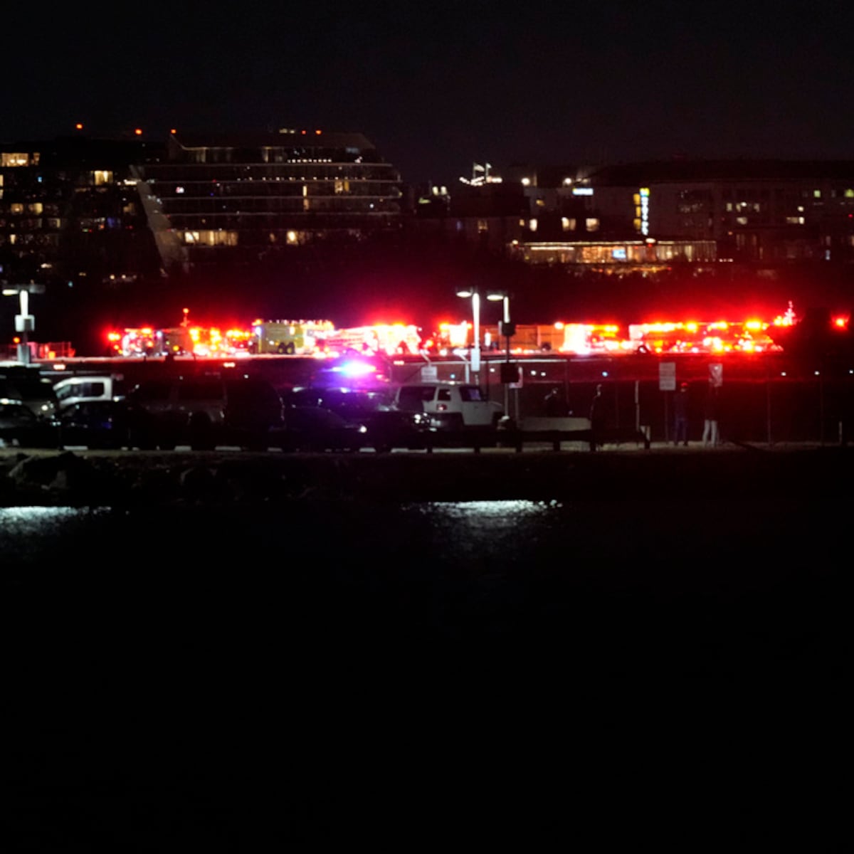 Piloto del helicóptero conocía cercanía del avión en accidente aéreo en Washington Piloto del helicóptero conocía cercanía del avión en accidente aéreo en Washington