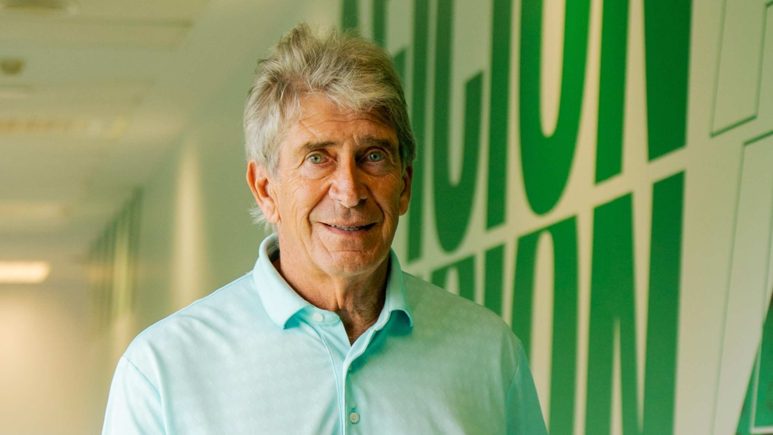 El técnico chileno rechazó la primera propuesta económica que le hicieron los dirigentes de Betis para renovar su contrato con el club andaluz.