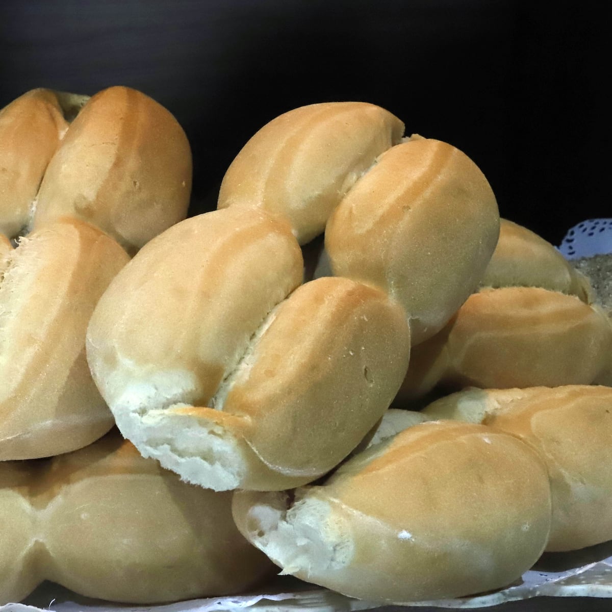 Absueltas tras cinco días en cárcel por robar pan añejo Absueltas tras cinco días en cárcel por robar pan añejo