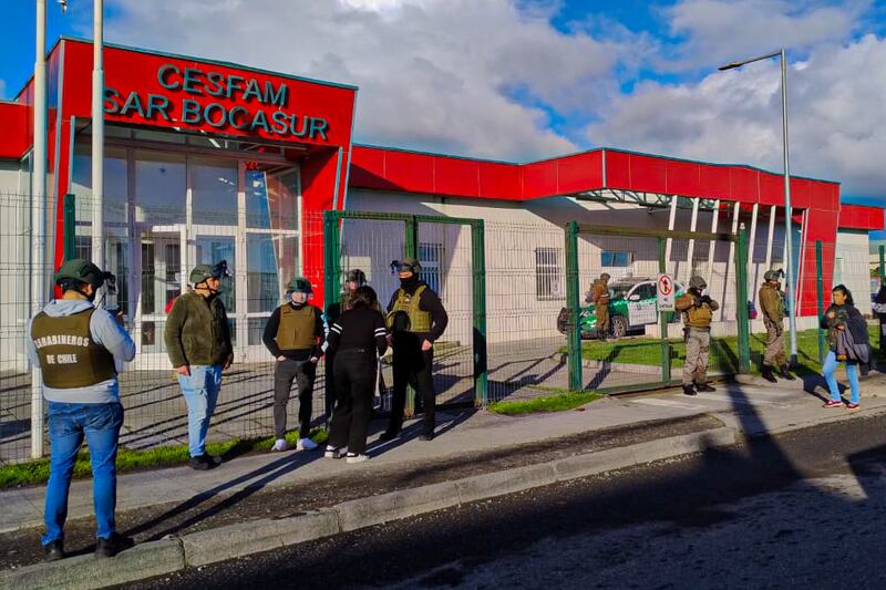 Balacera deja 2 personas fallecidas y 1 herida en el sector Cesfam de Bocasur | 22 DE JUNIO DE 2024/SAN PEDRO DE LA PAZ
Balacera deja 2 personas fallecidas y 1 herida en el sector Cesfam de Bocasur
FOTO: CLAUDIA PÉREZ/AGENCIA UNO