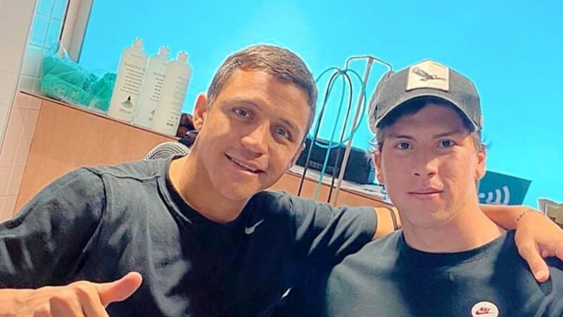 La felicidad de Alexis Sánchez por el retorno goleador de Gonzalo Tapia en la UC