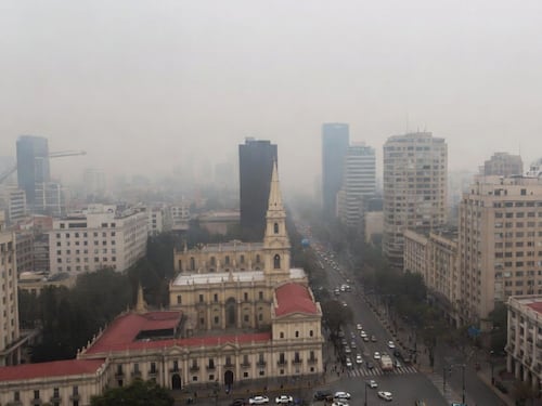 Alerta ambiental en Santiago: Restricción vehicular y prohibiciones para este martes