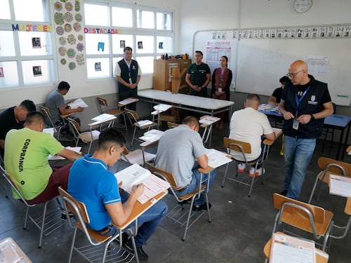 Personas privadas de libertad destacan en la PAES 2025: interno alcanzó 874 puntos