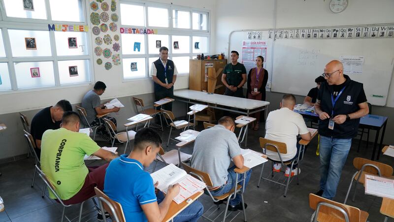 Personas privadas de libertad destacan en la PAES 2025: interno alcanzó 874 puntos