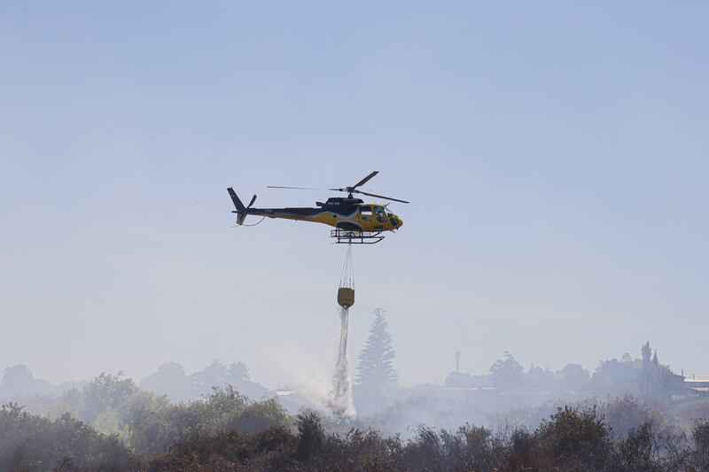 HUALPEN: Incendio forestal costado Supermercado Jumbo | 08 DE FEBRERO DE 2025/HUALPEN
Incendio forestal de rápida propagación, al costado de Supermercado Jumbo de Avenida Costanera, de la comuna de Hualpén
FOTO: RODRIGO FUICA/AGENCIA UNO