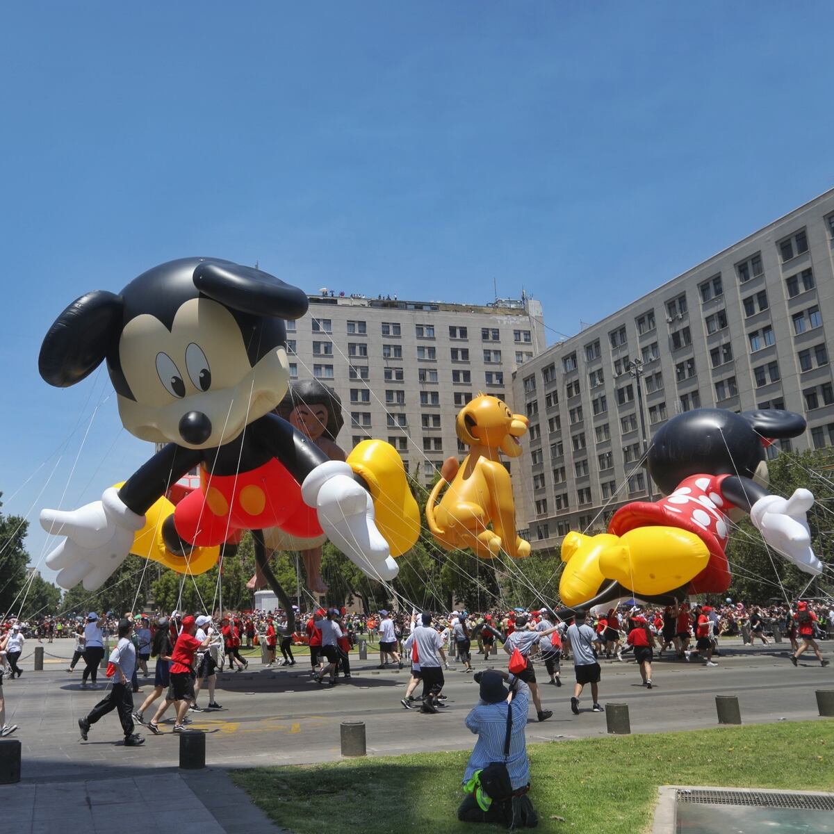 Desvíos de tránsito por el Paris Parade 2024 en Alameda Desvíos de tránsito por el Paris Parade 2024 en Alameda