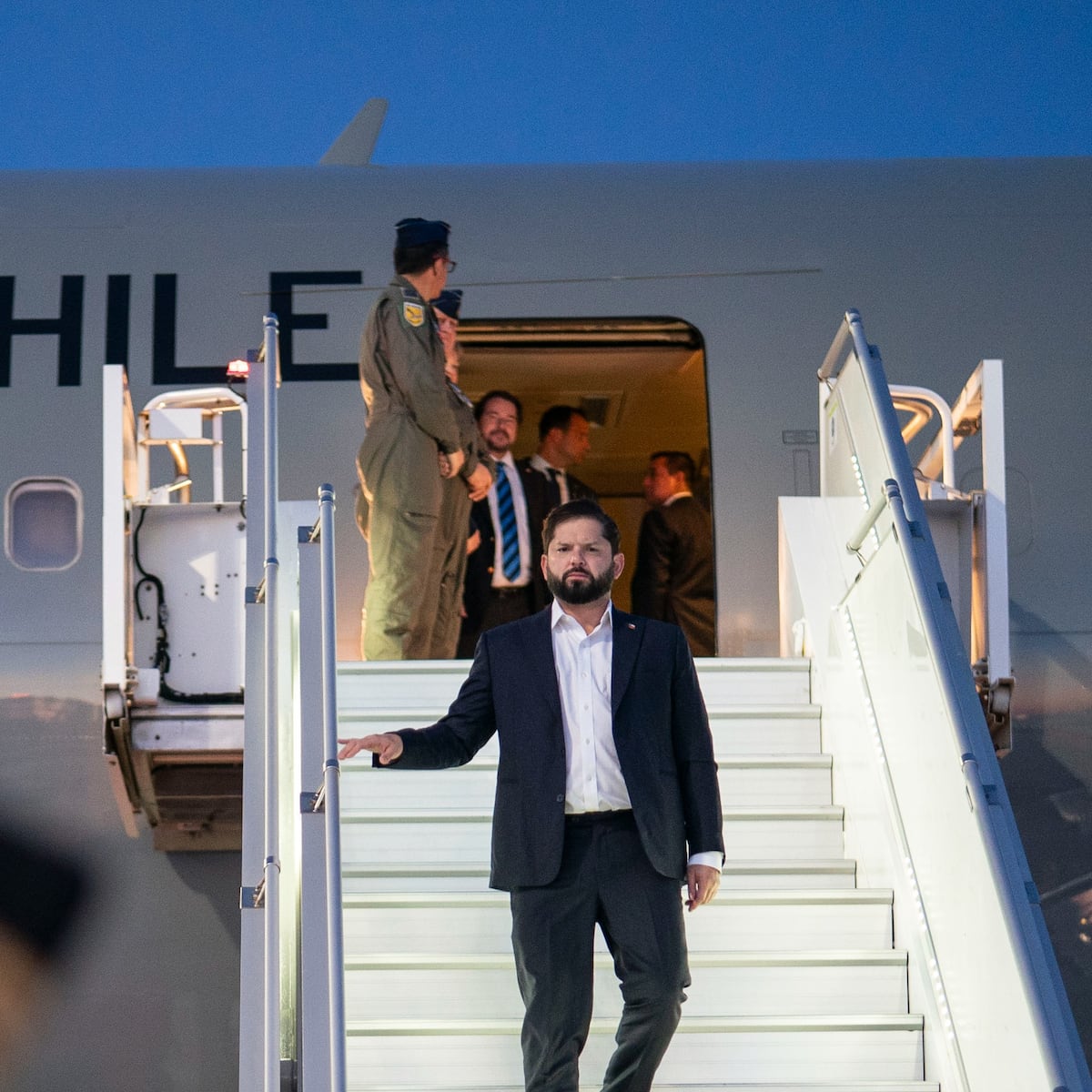 Presidente Boric llega a Chile tras gira por Italia: SAG activa protocolo sanitario Presidente Boric llega a Chile tras gira por Italia: SAG activa protocolo sanitario