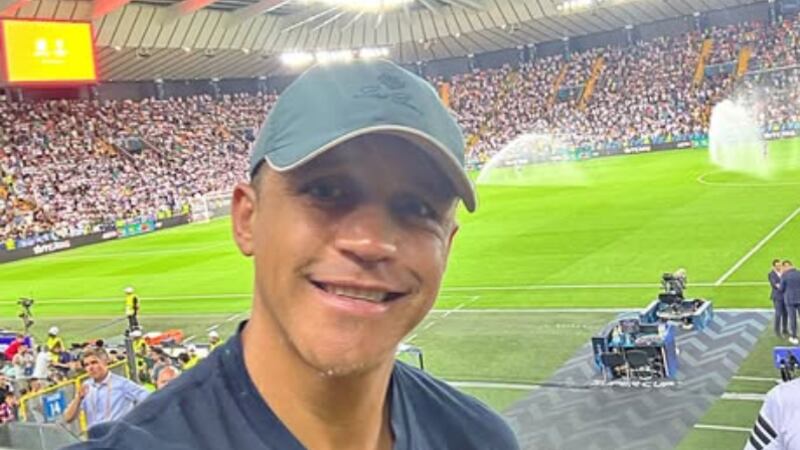 Alexis Sánchez contra el tiempo: busca club en medio de una sequía desoladora