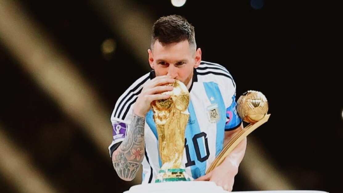 Hace un año Argentina logró un hito en la historia al levantar la copa del mundo por tercera vez luego de 36 años.