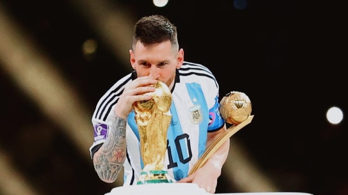 Hace un año Argentina logró un hito en la historia al levantar la copa del mundo por tercera vez luego de 36 años.