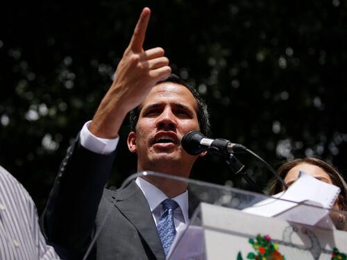 ¿Plan de escape? Guaidó denuncia que Maduro quiere trasladar 1.200 millones de dólares hacia Uruguay
