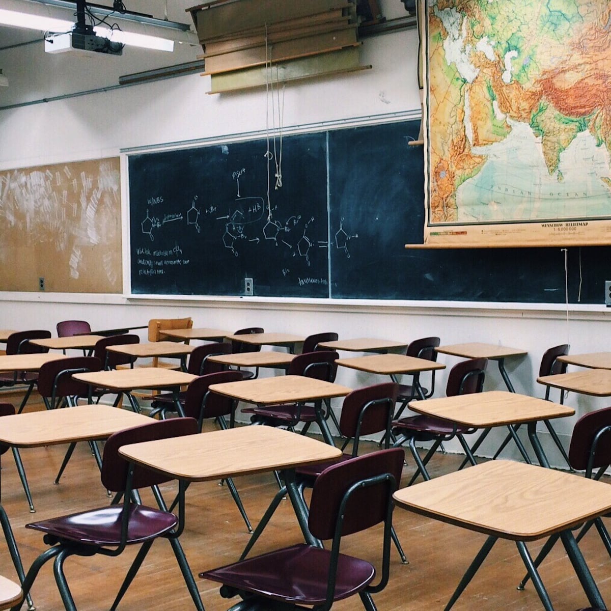 Publican en el Diario Oficial la Ley de Convivencia Escolar Publican en el Diario Oficial la Ley de Convivencia Escolar