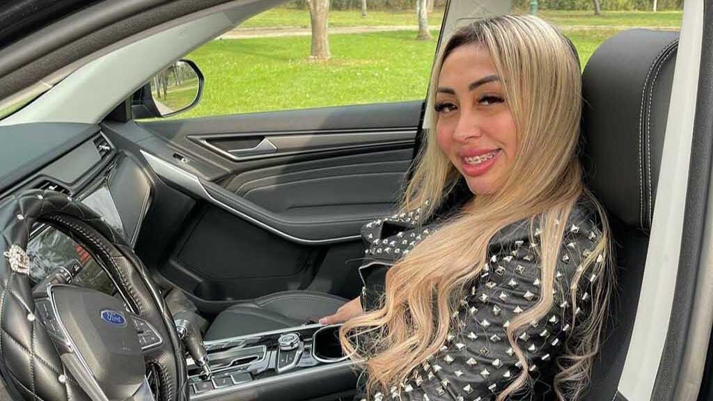 Llegaron a detenerla: Naya Fácil enfrenta compleja situación judicial por locura en Caldera