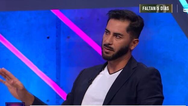 El actual panelista de TNT Sports insistió en que Colo Colo debe renovarle el contrato a su entrenador, Gustavo Quinteros.