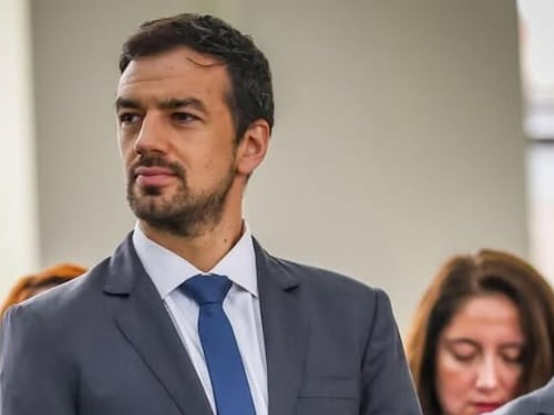 Alcalde Tomás Vodanovic debió ser hospitalizado por complejo momento de salud: “Se complicó un poco la cosa”